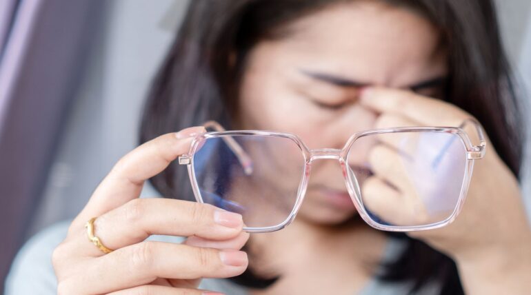 Vedo una tenda nera occhio